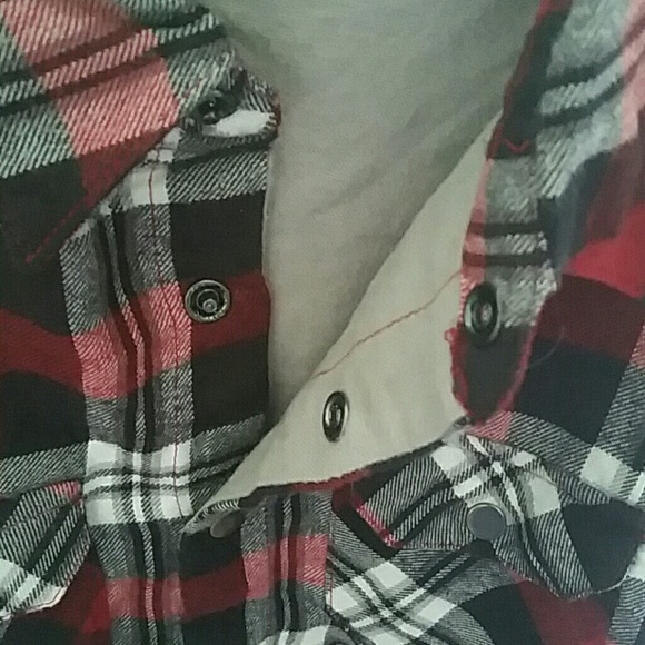 Boys Plaid Button-Down - Picture 4 of 7